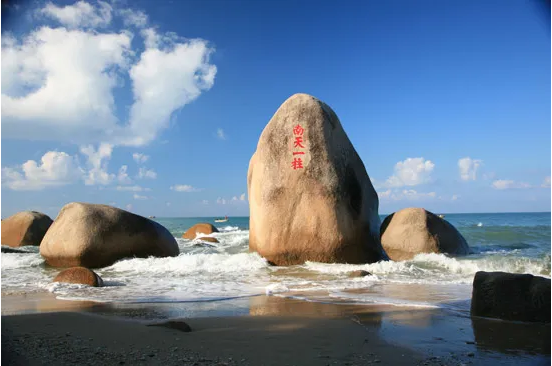 化shen蓝海卫士，守护三亚海滨丨OB视讯情形首个“海域保洁”项目正式签约进chang